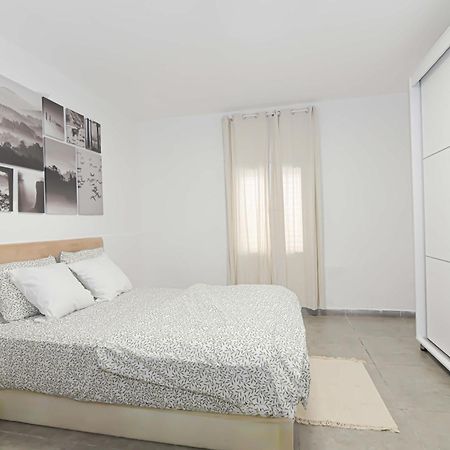 הדירה בלבן Apartamento Hadera Exterior foto