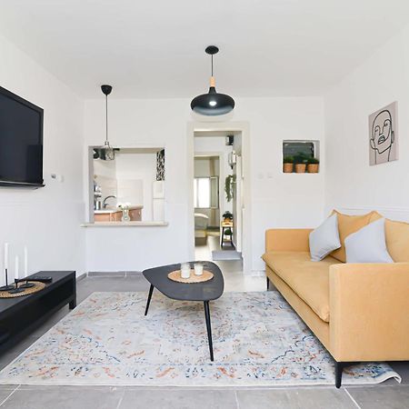 הדירה בלבן Apartamento Hadera Exterior foto
